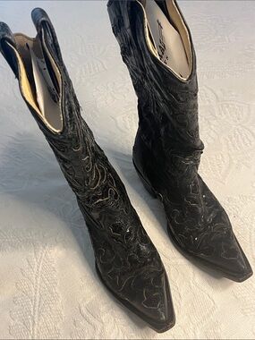 Corral boots